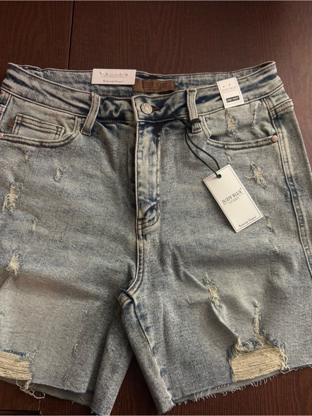Judy Blue Distressed Light Wash Denim Shorts Size Large
